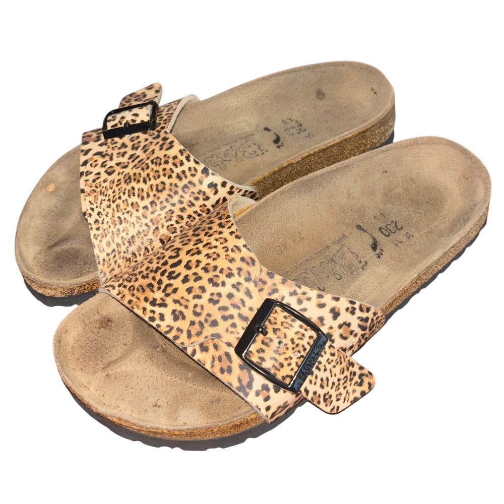 Birki’s Birkenstock women’s single-strap leather cheetah print sandals (size 5)